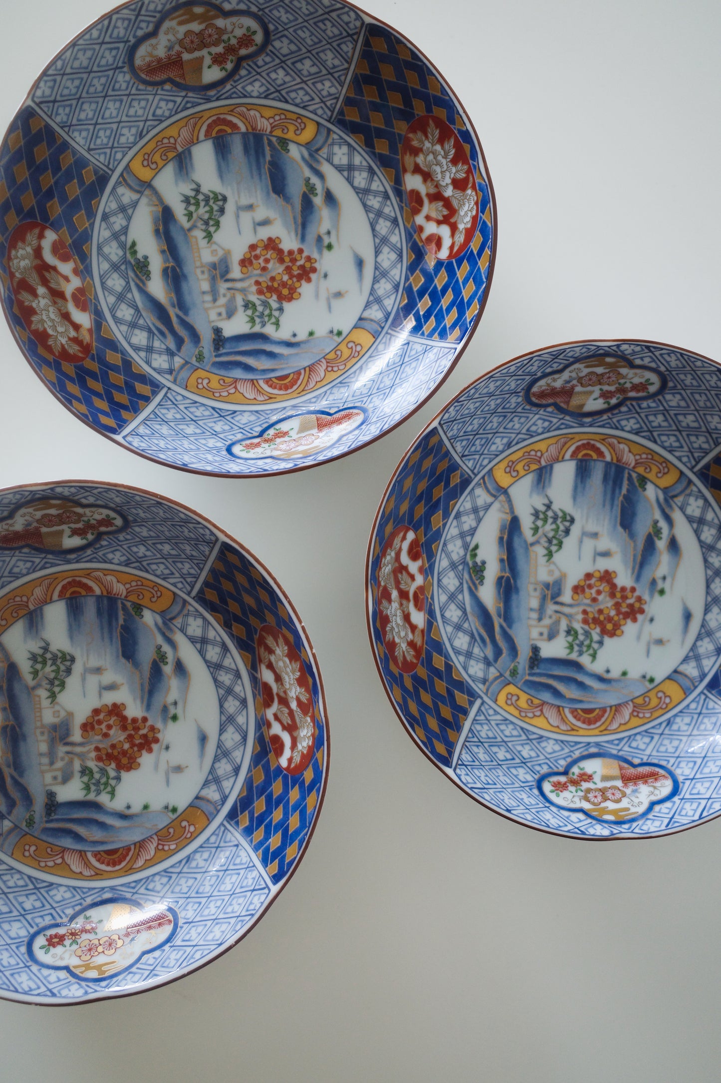 日本庫山窯古伊萬里寫金彩山河圖 中皿