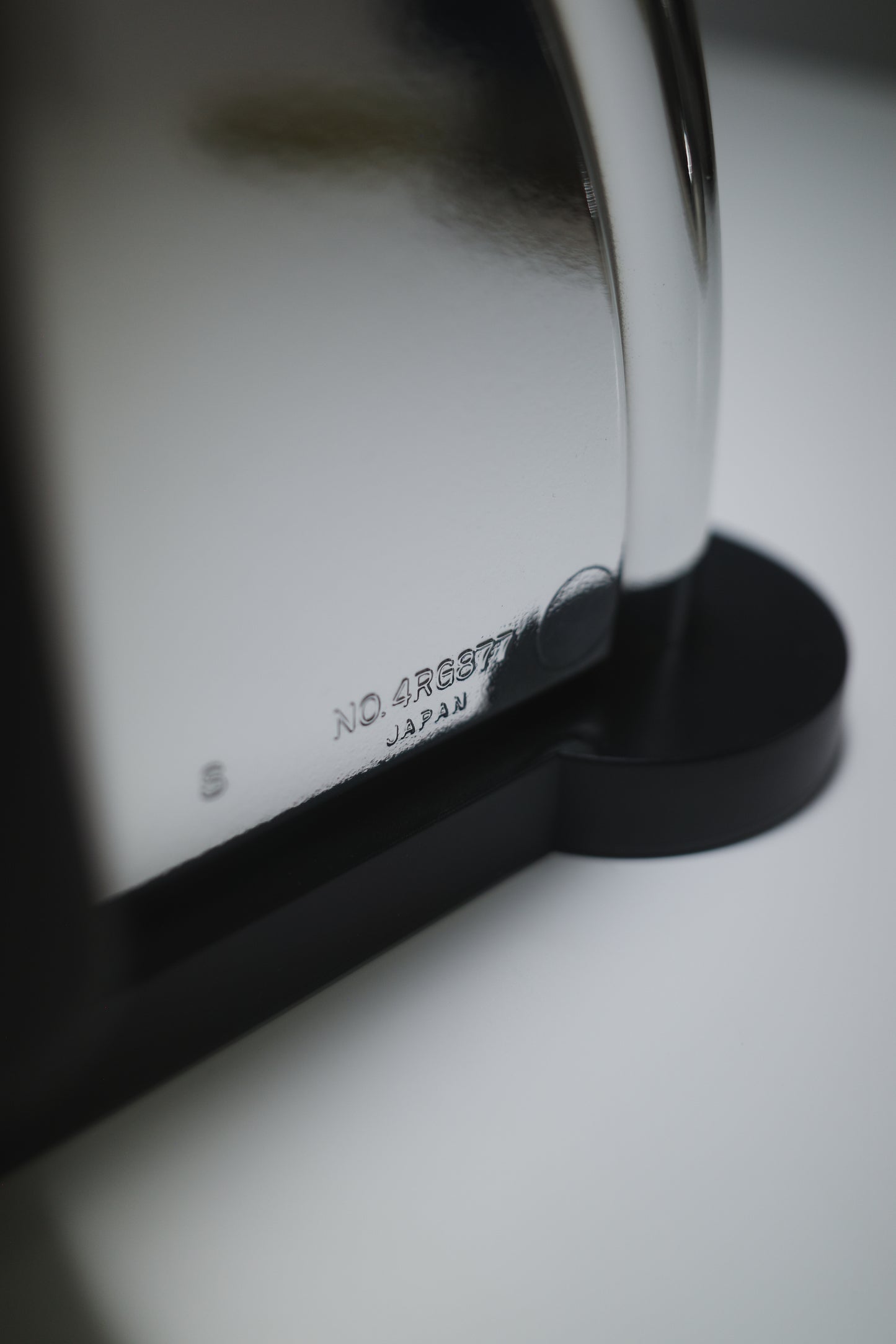 CITIZEN 日本製Quartz石英半圓形藍紅黃圈圈座鐘