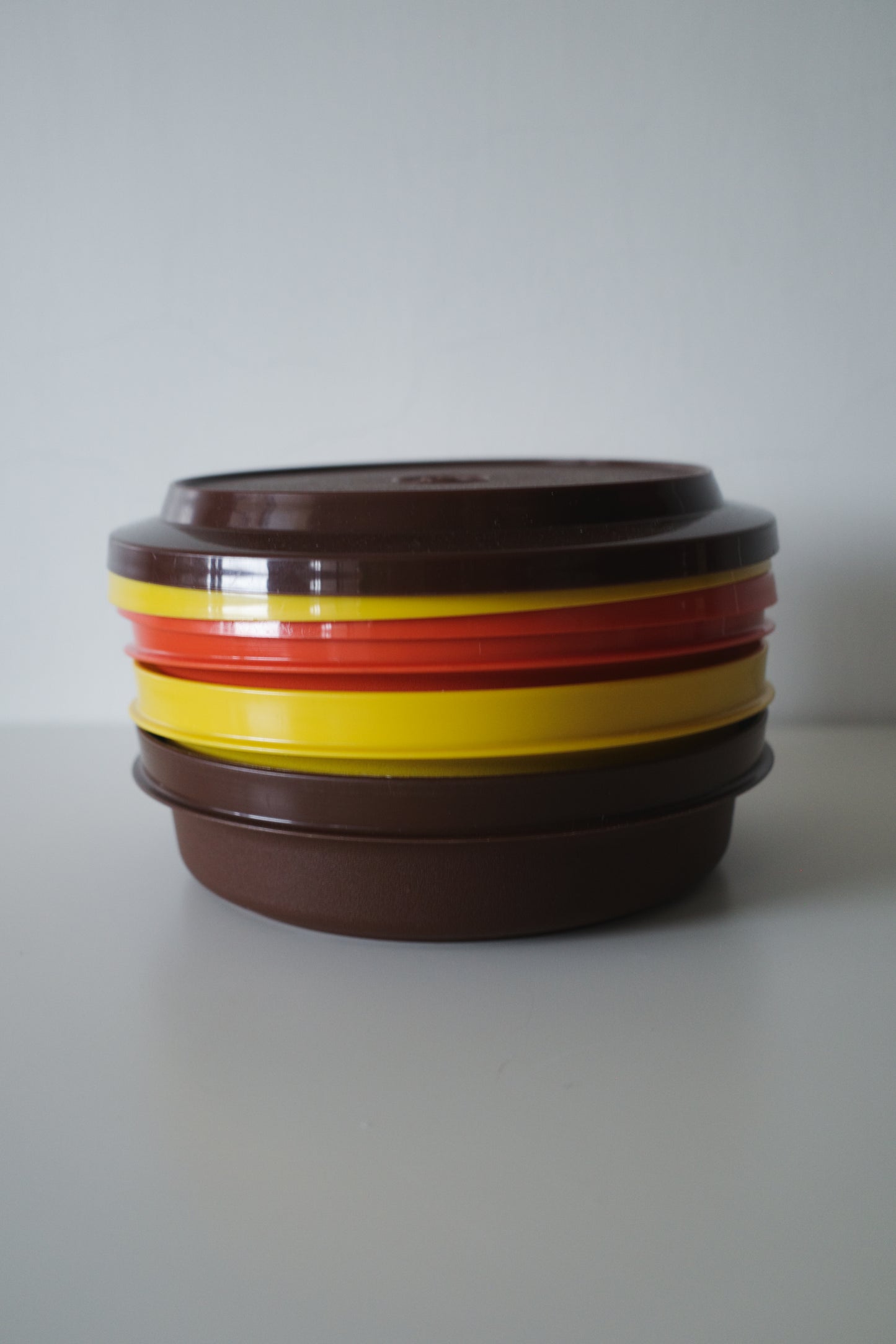 TUPPERWARE 特百惠 食物保存盒 收納容器 昭和經典配色