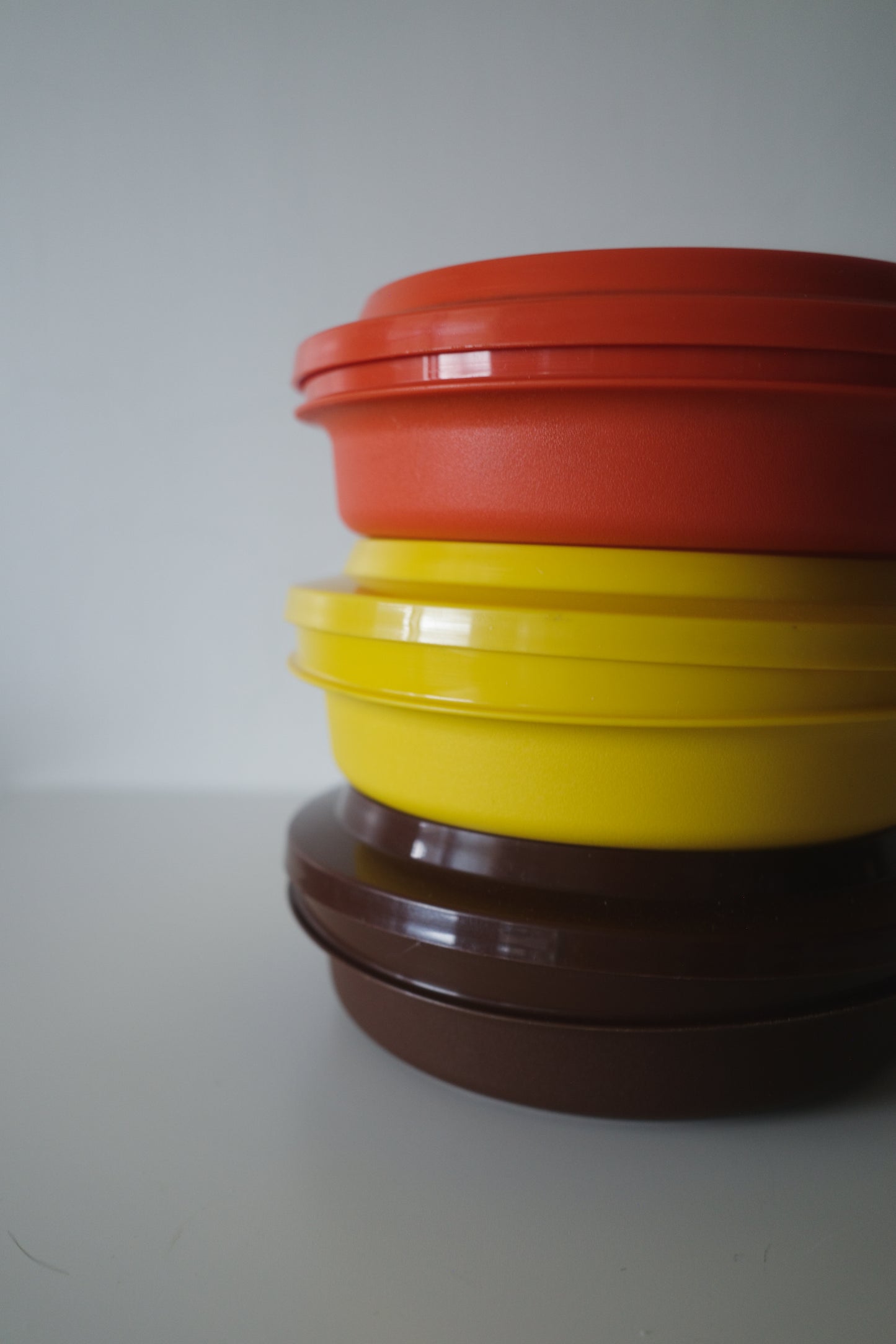 TUPPERWARE 特百惠 食物保存盒 收納容器 昭和經典配色