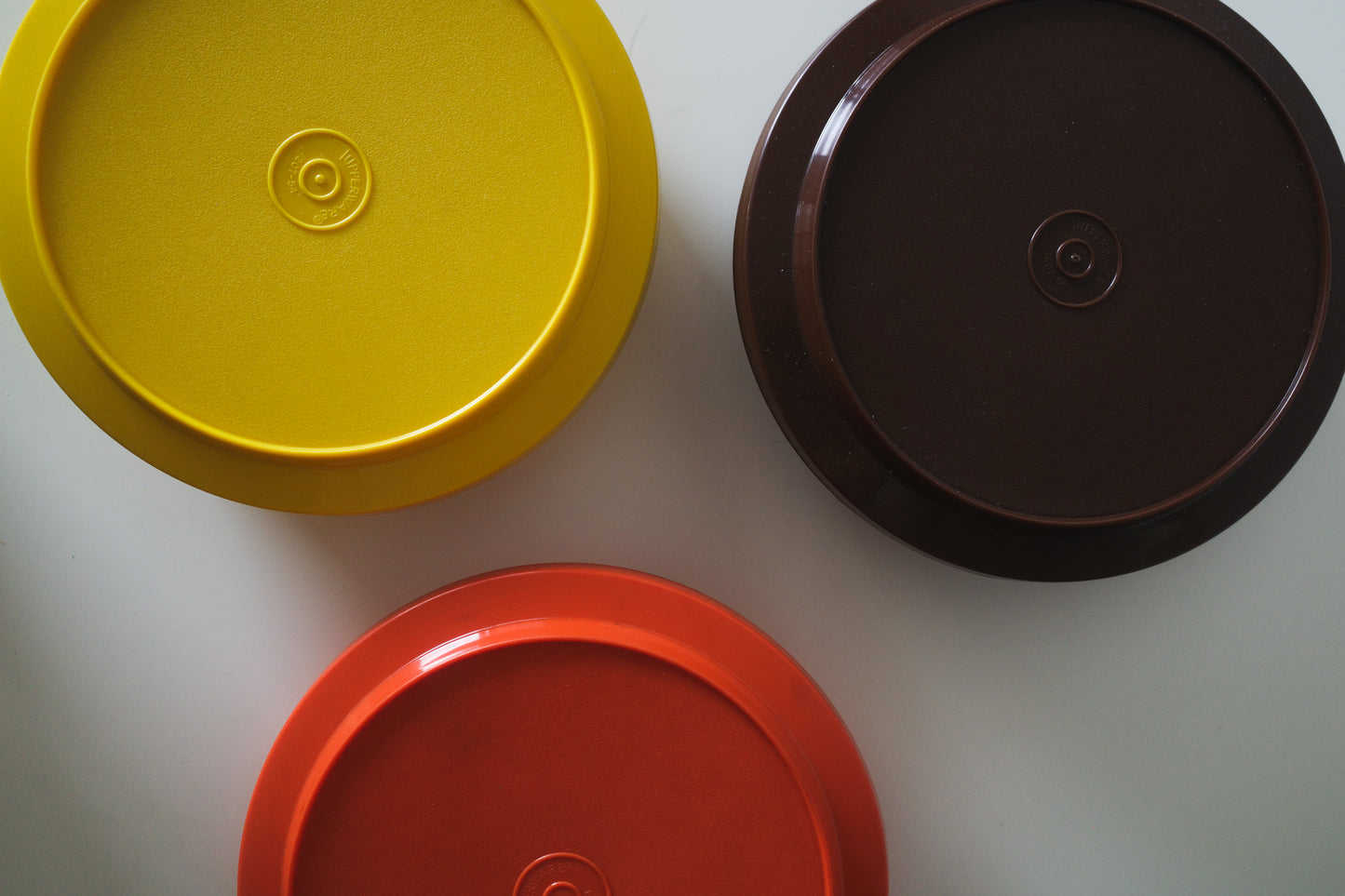 TUPPERWARE 特百惠 食物保存盒 收納容器 昭和經典配色
