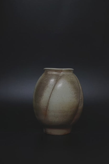 柴燒｜火紋手拉四瓣花器《肆果》